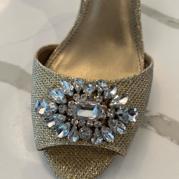 Badgley Mischka Evening Shoes - Picture 4 of 9